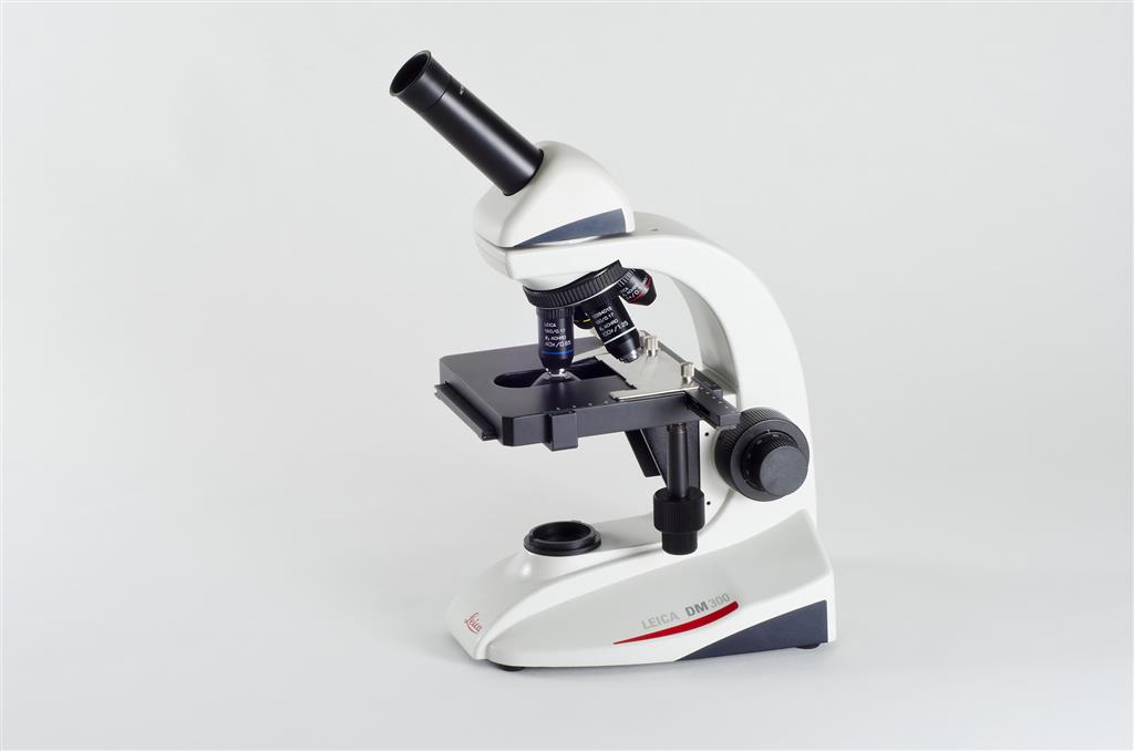 Monokulares Mikroskop Leica DM300 mit Kreuztisch, 40 x - 1000 x, inkl. Netzkabel